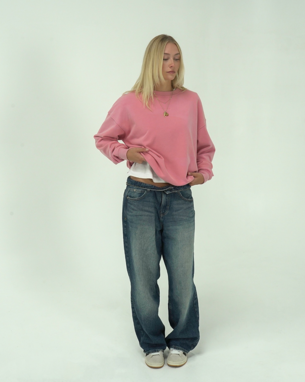 BASICS CREWNECK