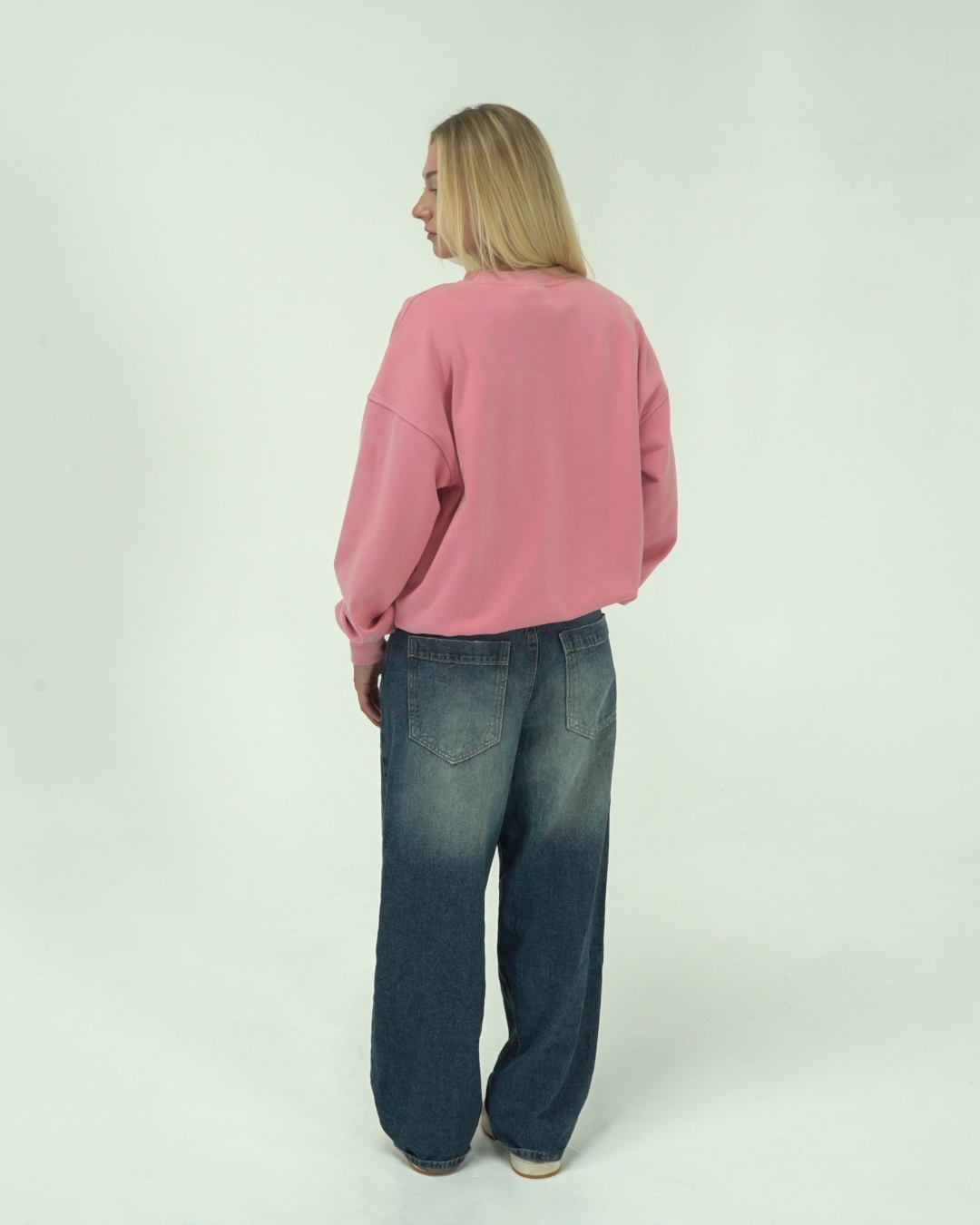 BASICS CREWNECK